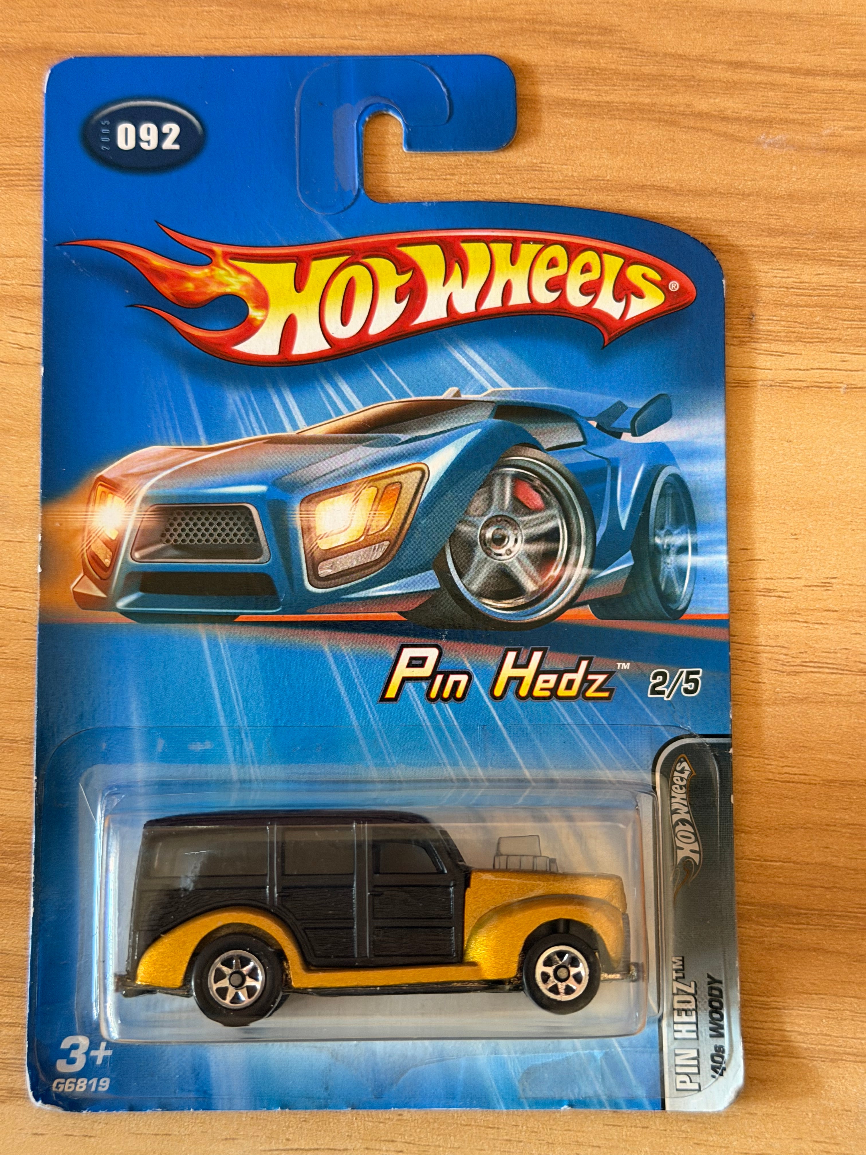 Hot Wheels – Pin Hedz Woody | Blue Card