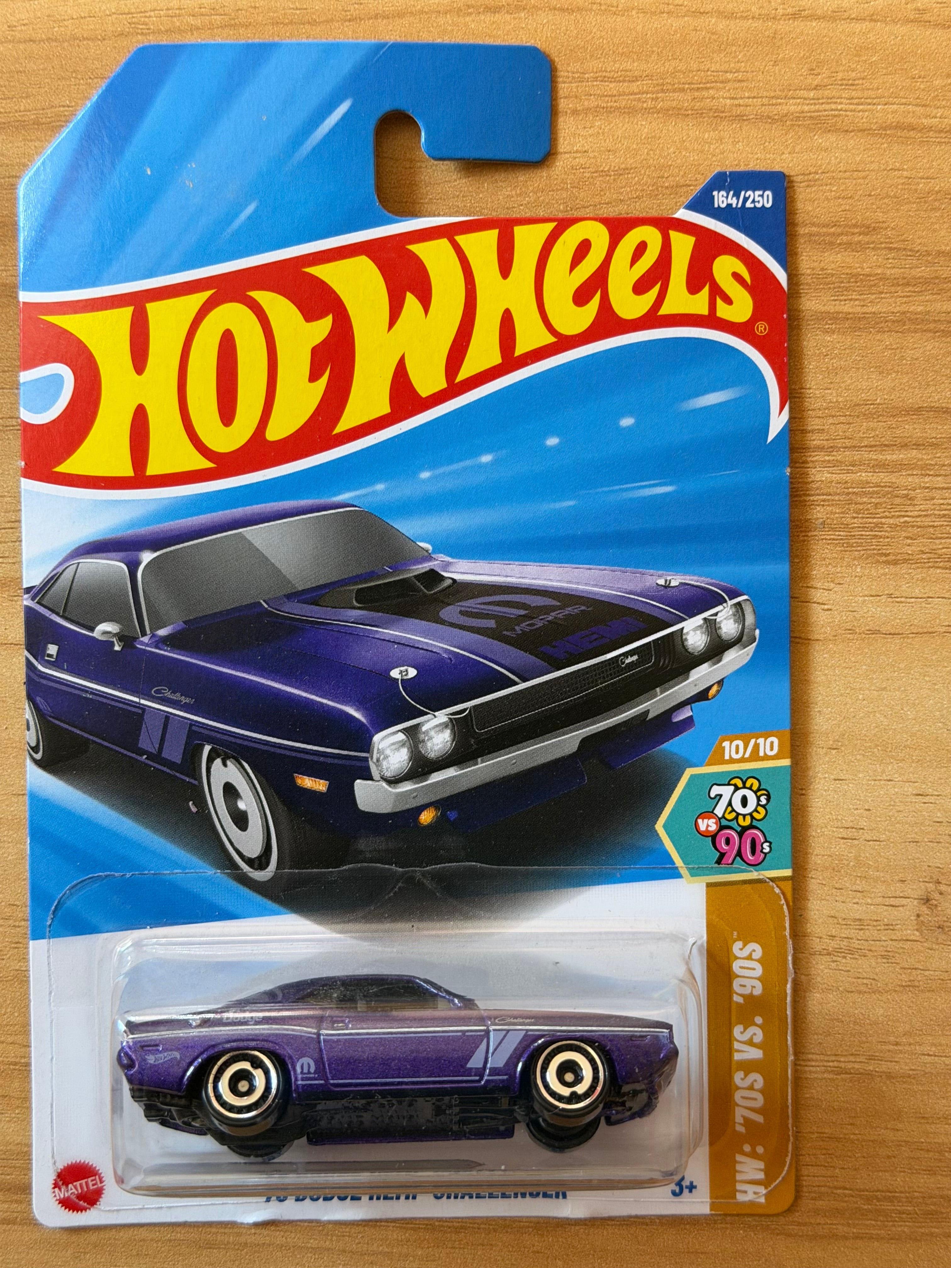 Hot Wheels – ’70 Dodge HEMI Challenger (Morado)